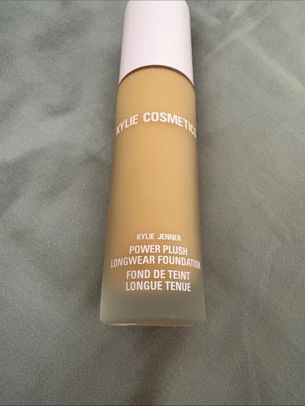 Kylie Cosmetics Power Plush Longwear Foundation — Warm Beige with Pink Cap